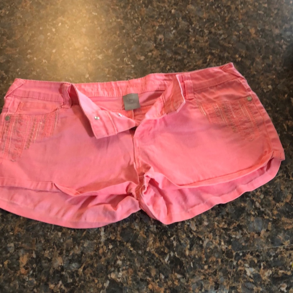 VANITY COLLECTION SHORTS